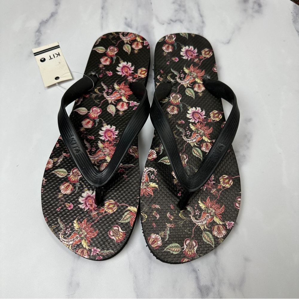 NWT KIT Flip-Flops - Men’s US 9